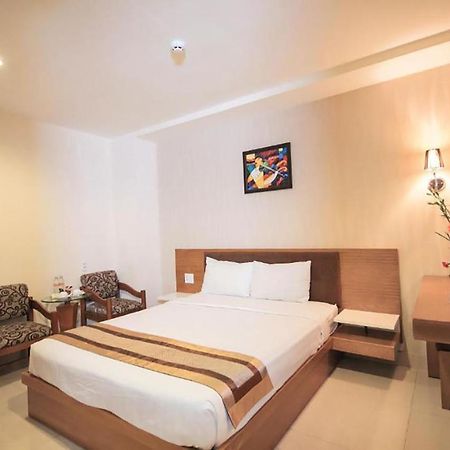 Valentine Luxury Hotel - 31 Bui Vien Street Ho Chi Minh-stad Buitenkant foto