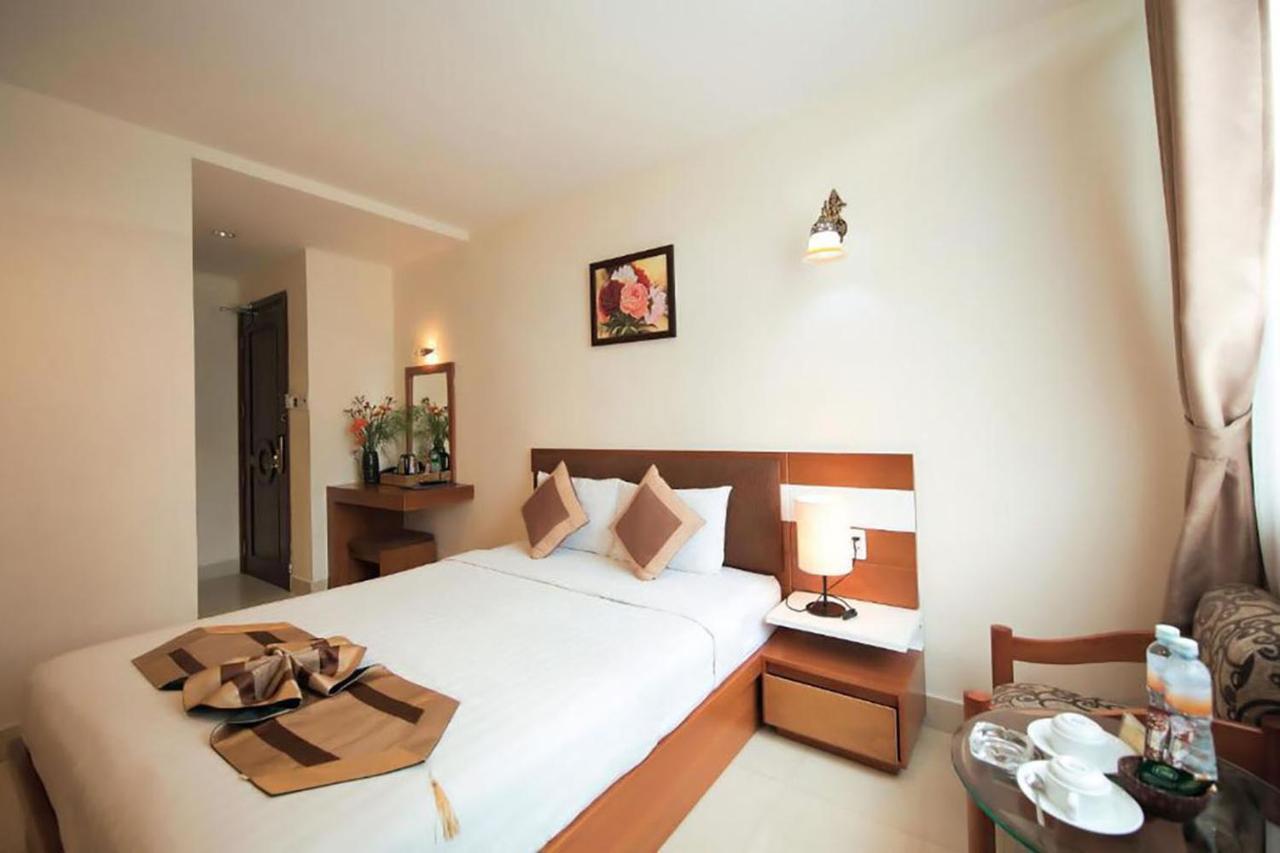 Valentine Luxury Hotel - 31 Bui Vien Street Ho Chi Minh-stad Buitenkant foto