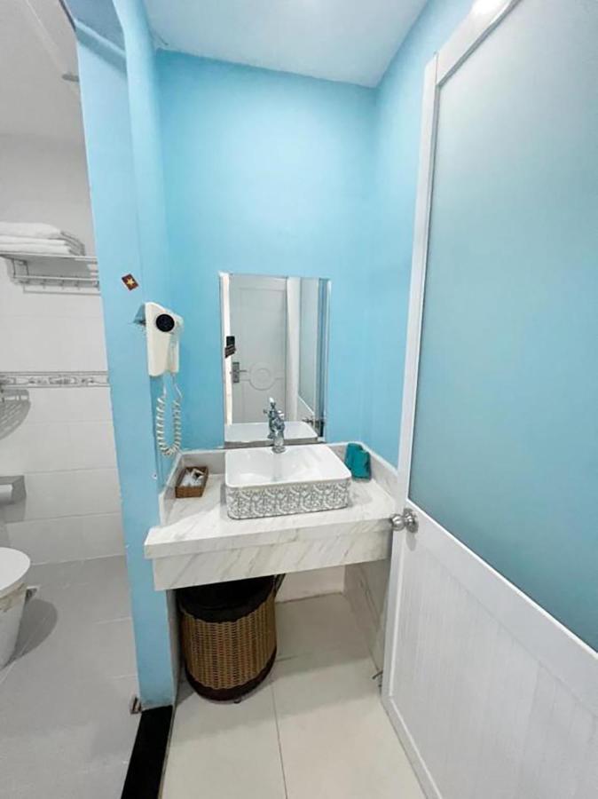 Valentine Luxury Hotel - 31 Bui Vien Street Ho Chi Minh-stad Buitenkant foto