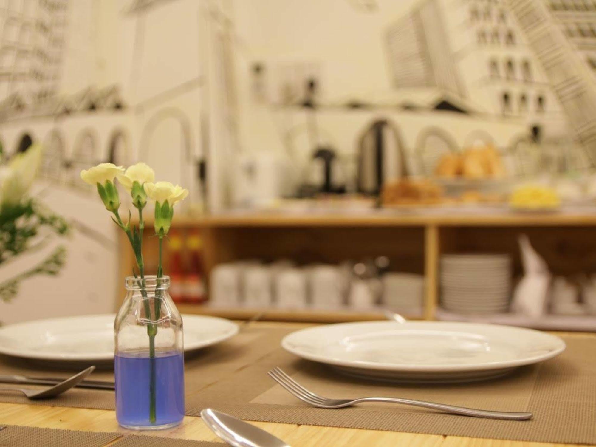 Valentine Luxury Hotel - 31 Bui Vien Street Ho Chi Minh-stad Buitenkant foto