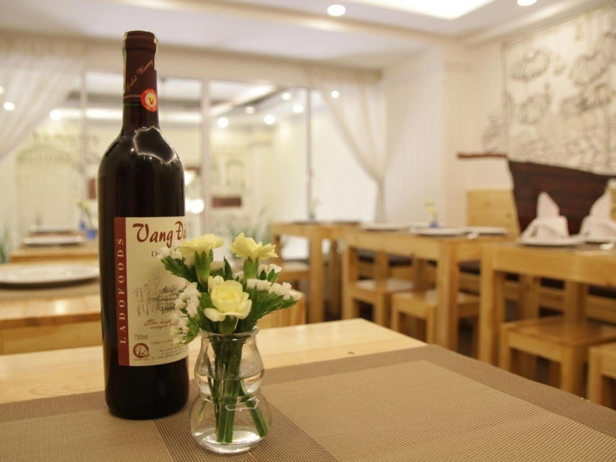 Valentine Luxury Hotel - 31 Bui Vien Street Ho Chi Minh-stad Buitenkant foto