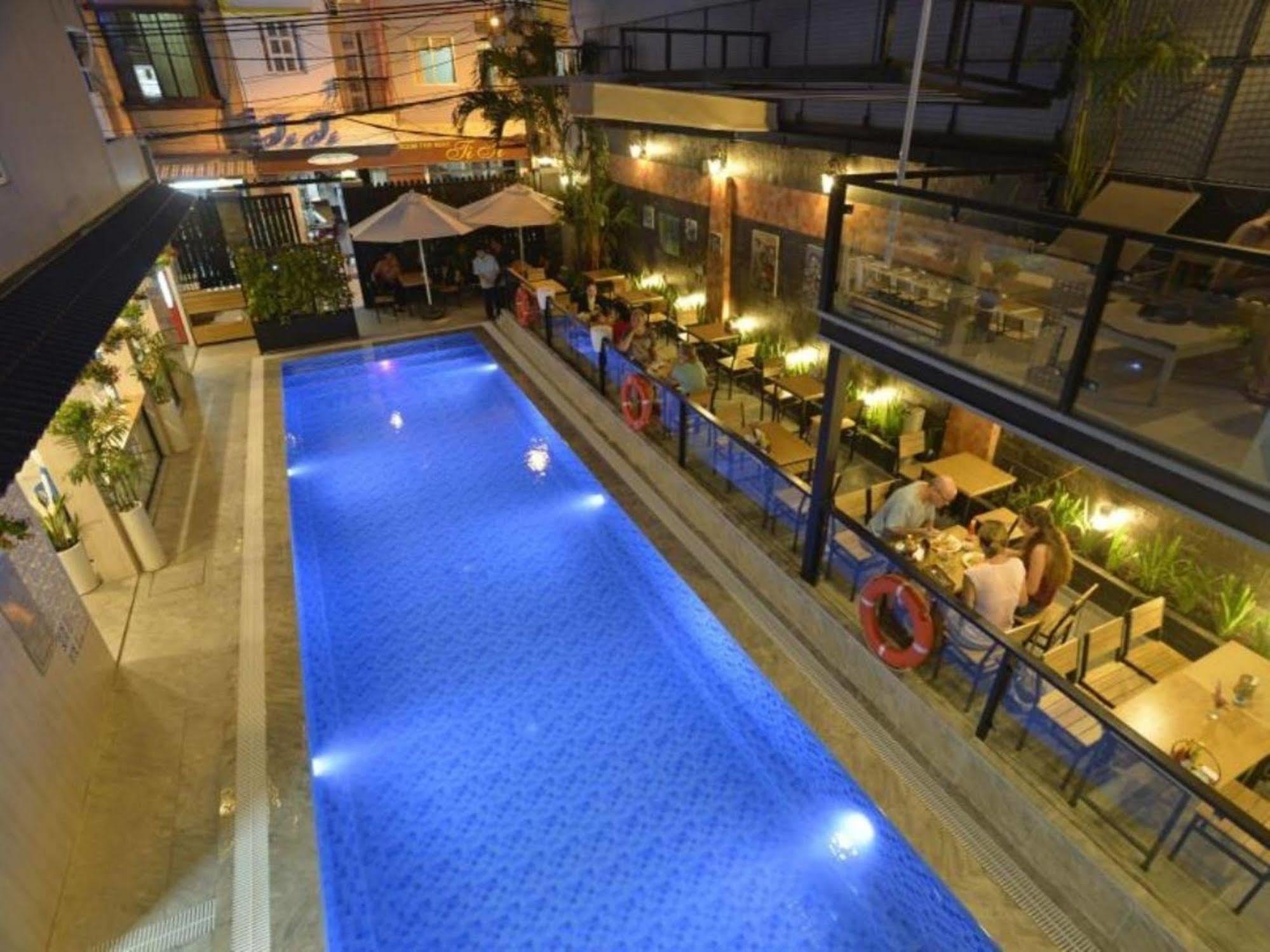Valentine Luxury Hotel - 31 Bui Vien Street Ho Chi Minh-stad Buitenkant foto