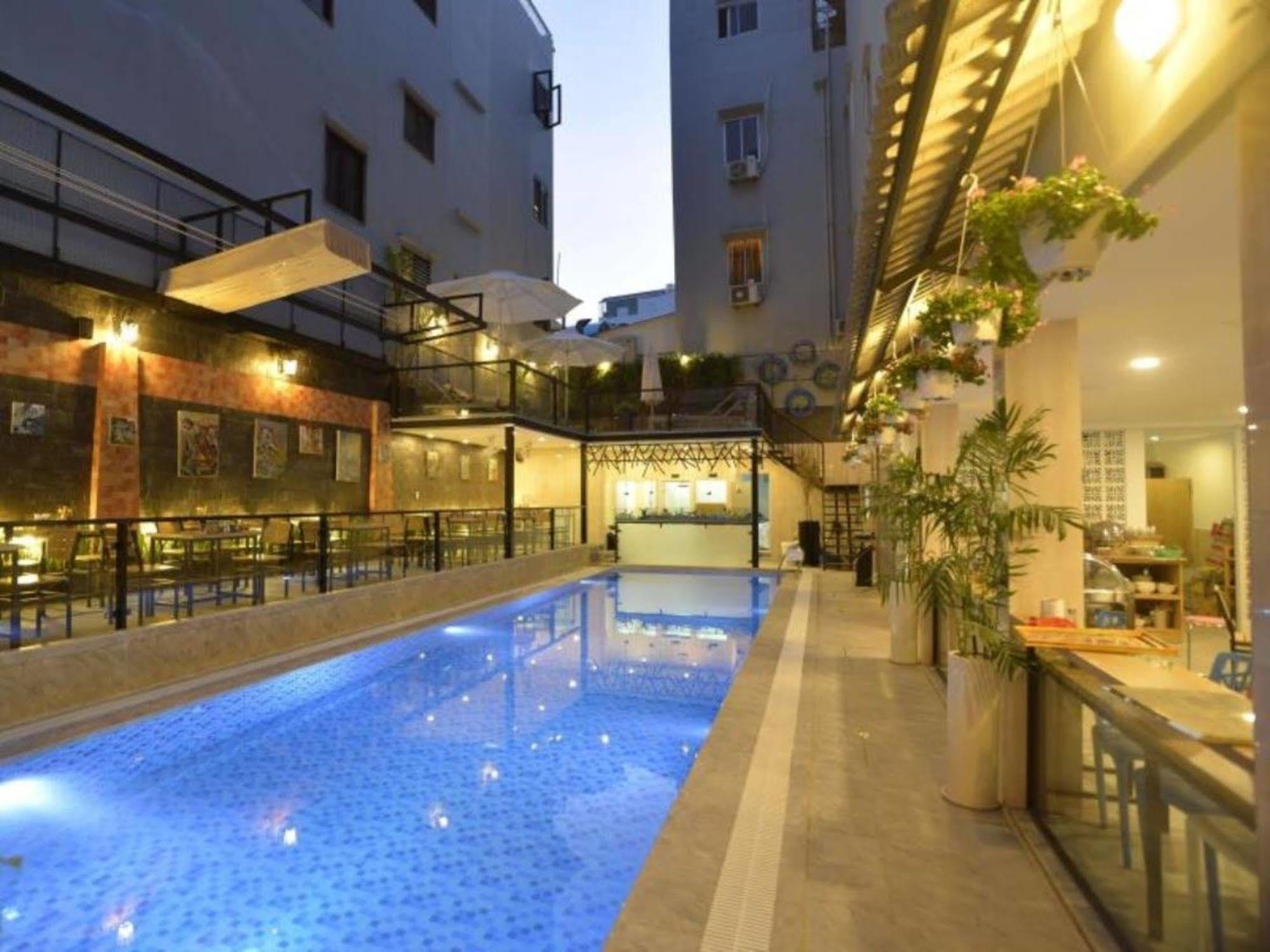 Valentine Luxury Hotel - 31 Bui Vien Street Ho Chi Minh-stad Buitenkant foto